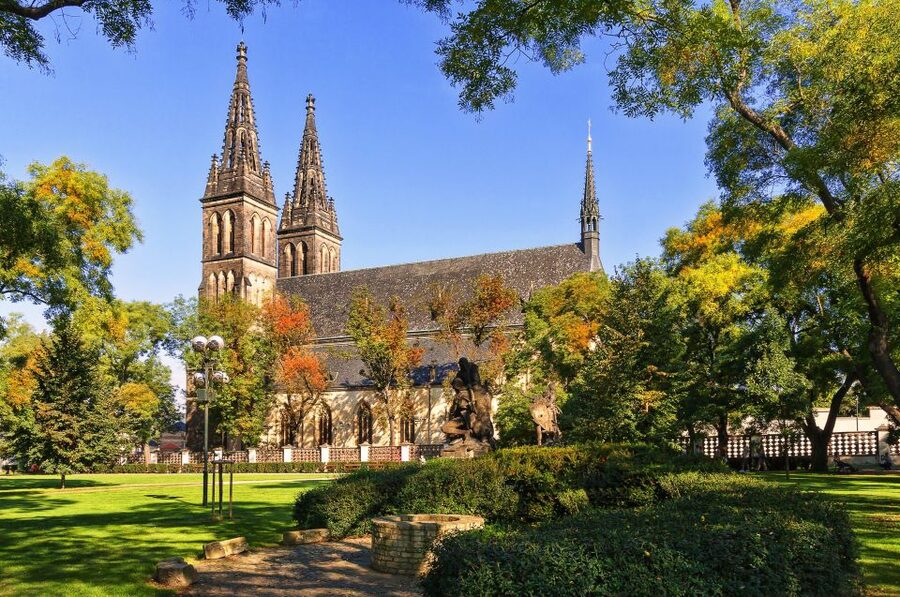 Prague: Guided tour to the historic fortress of Vyšehrad - Why Vyšehrad makes a fine change from central Prague