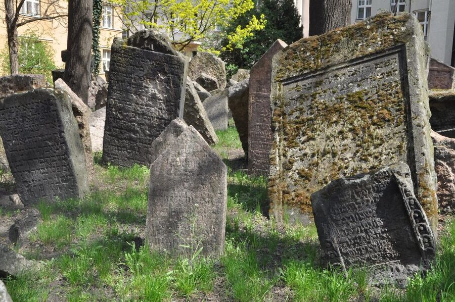Prague: Guided Walking Tour of Prague's Jewish Quarter - Prague’s Josefov tells its story one doorway at a time
