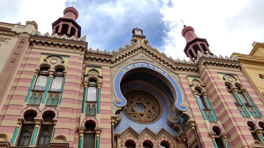 Prague: Guided Walking Tour of Prague's Jewish Quarter - The Old-New Synagogue and the oldest surviving chapter