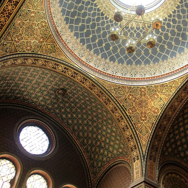 Prague: Guided Walking Tour of Prague's Jewish Quarter - Pinkas Synagogue and the weight of memory