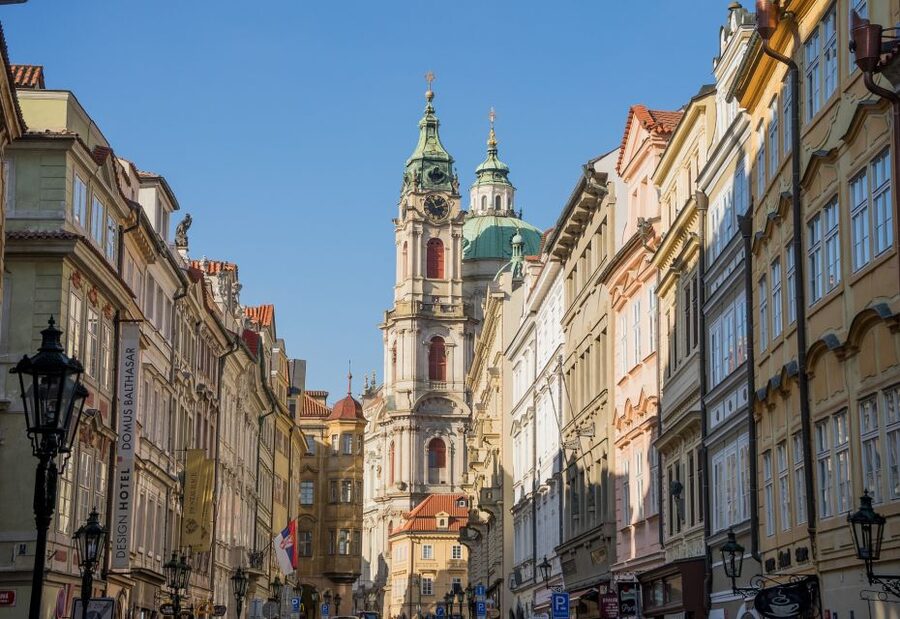 Prague: Guided Walking Tour of Prague's Jewish Quarter - The Spanish Synagogue adds a different visual note