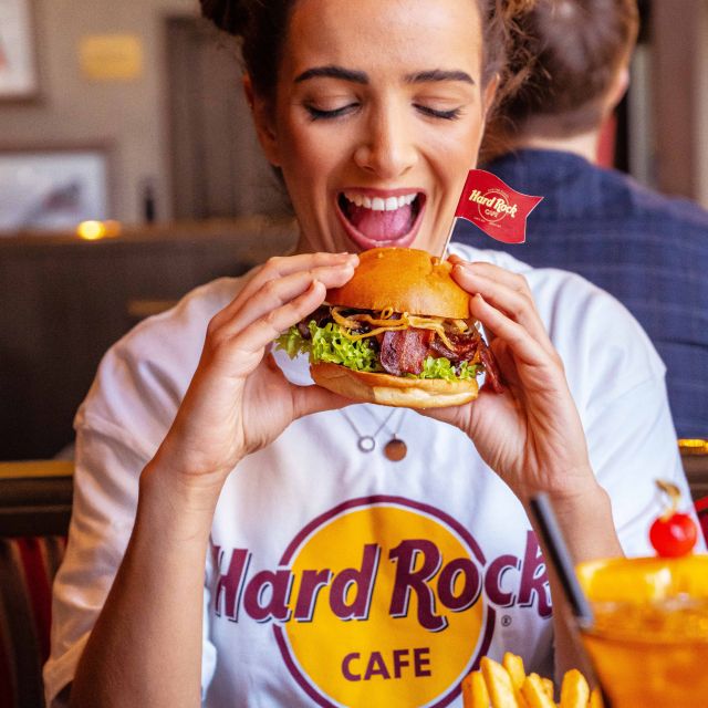 Prague: Hard Rock Cafe with Set Menu for Lunch or Dinner - A rock-and-roll meal in Prague’s Old Town