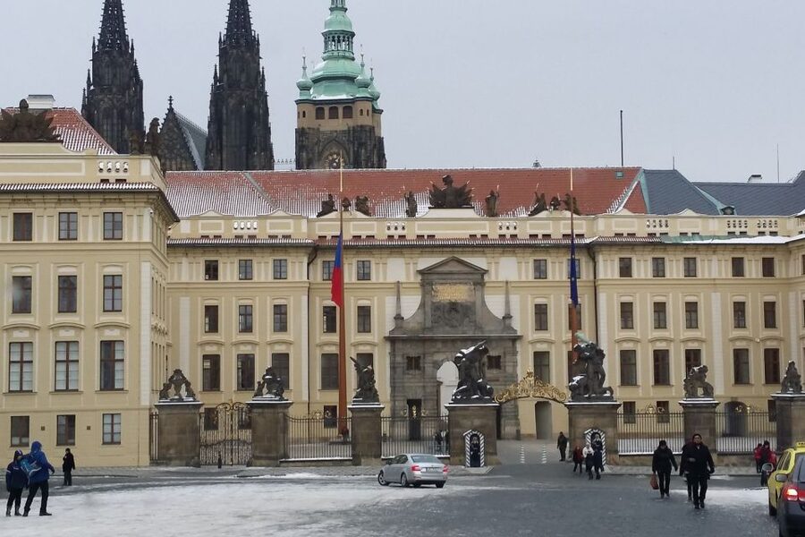Prague: Historic City Center Bus Tour with Top Sights - Bridges, river views, and the Dancing House