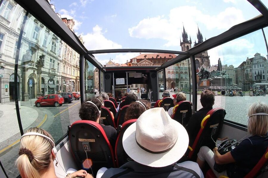 Prague: Historic City Center Bus Tour with Top Sights - How the audio guide works