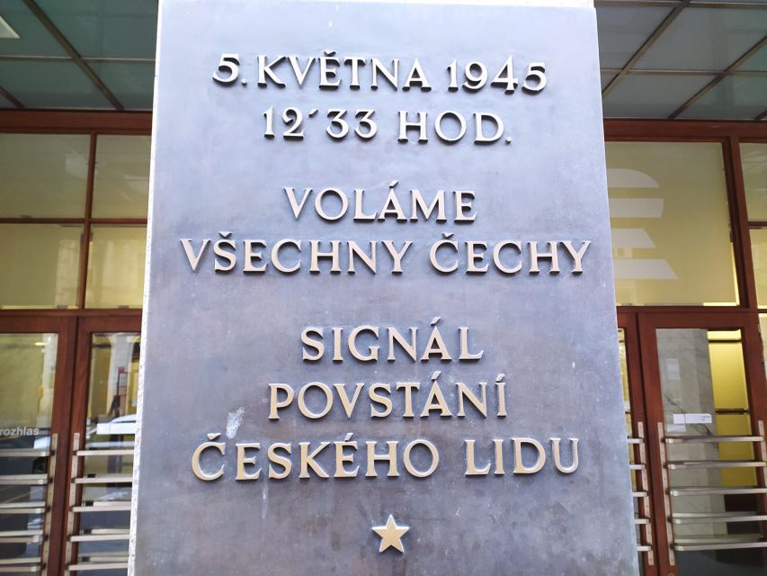 Prague: Historical Walking Tour with Focus on World War 2 - Key points at a glance