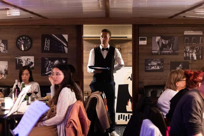 Prague: Jazz Boat Cruise with Live Concert and Optional Meal - Indoor or upper-deck seating?