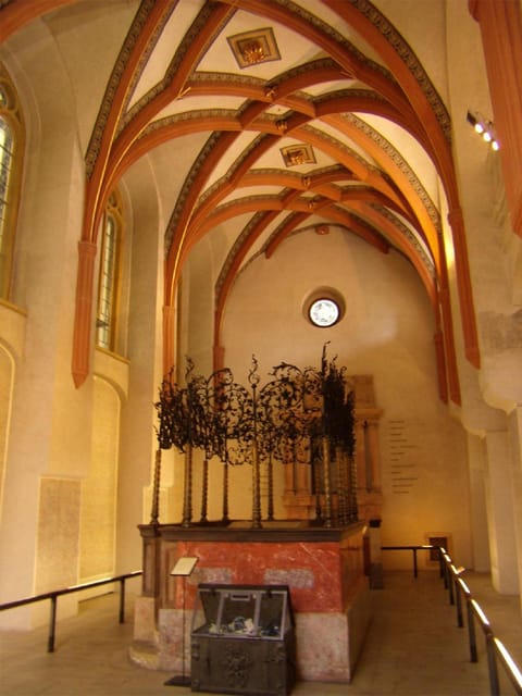 Prague: Jewish Quarter and Museum Guided Tour - The Old Jewish Cemetery, the route’s longest stop