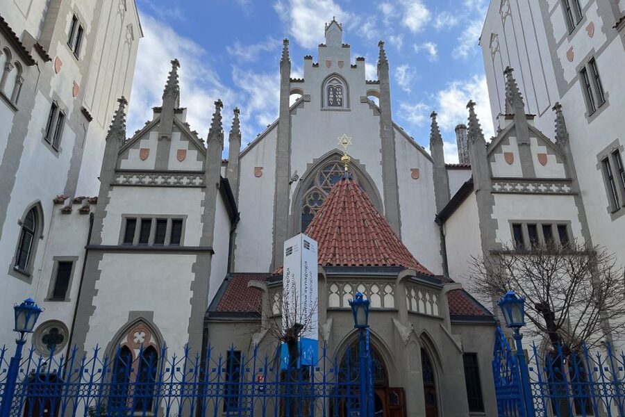 Prague: Jewish Town Guided Walking Tour - Entering the Old Jewish Town from the 13th century
