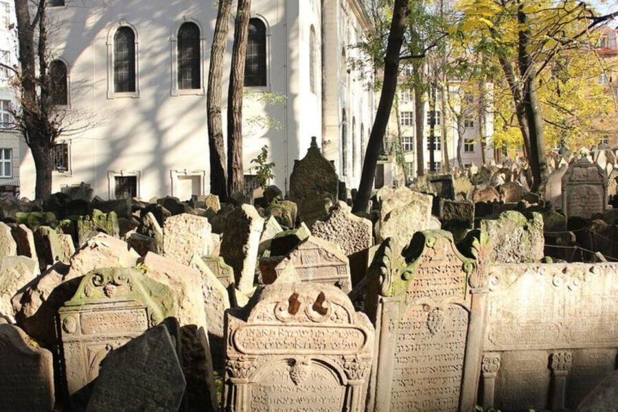 Prague: Jewish Town Guided Walking Tour - The Jewish Museum, synagogues, and changing access