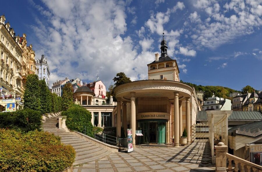Prague: Karlovy Vary Tour with Lunch and Moser Museum Visit - A 45-minute guided walk through the spa center