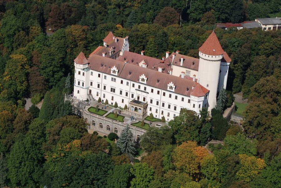 Prague: Karlštejn Castle Guided Tour with Entry Ticket - Key points to know before booking