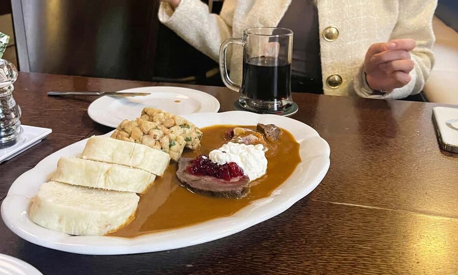 Prague: Local Food Tour in Secrets Hidden Gems - Second stop: 45 minutes for Czech restaurant classics