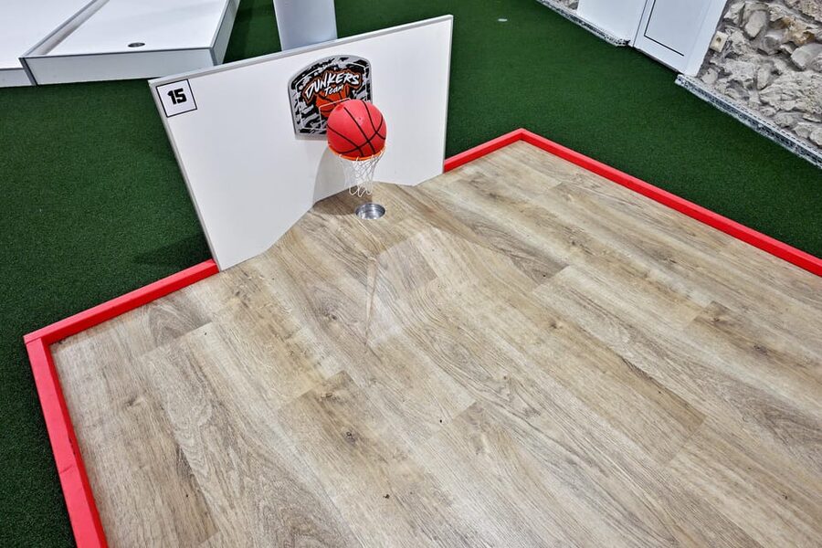 Prague: Mazemania Miniature Golf Experience - Who should book this activity