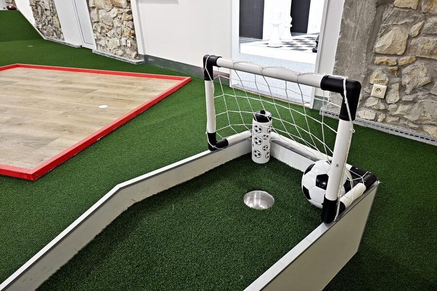 Prague: Mazemania Miniature Golf Experience - Should you book Mazemania?