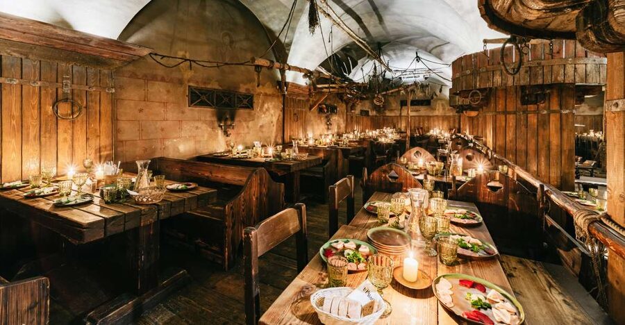Prague: Medieval Dinner with Unlimited Drinks - Key points at a glance