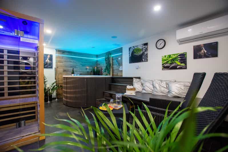Prague: Modern Private Spa with Jacuzzi and Sauna - The included extras are more useful than they sound