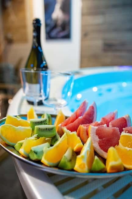 Prague: Modern Private Spa with Jacuzzi and Sauna - Who will enjoy this most