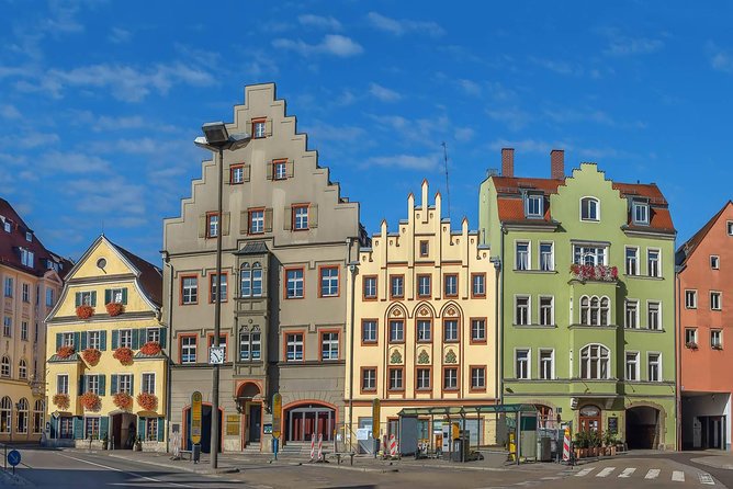 Prague-Munich One-Way Sightseeing Day Tour - Vehicle Comfort, Luggage, and the Ten-Hour Clock