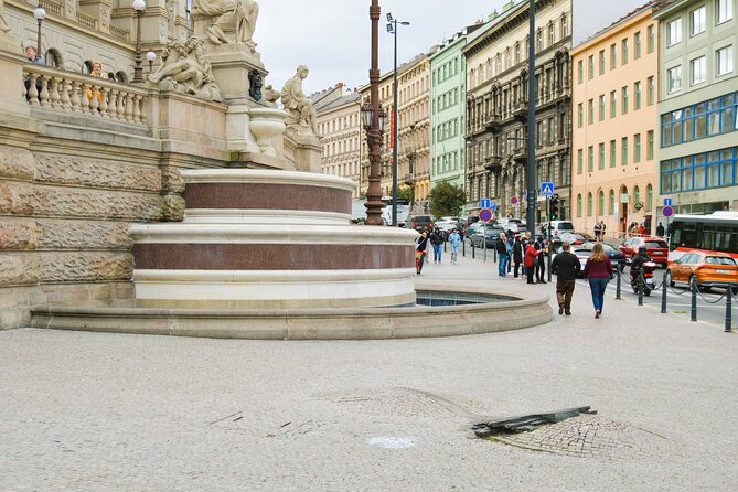Prague: National Museum Ticket & Online Audioguide City Tour - Meeting point, timing, and cold-weather planning