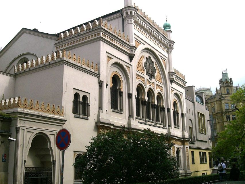 Prague: Old, New, and Jewish Towns Guided Walking Tour - Key points at a glance