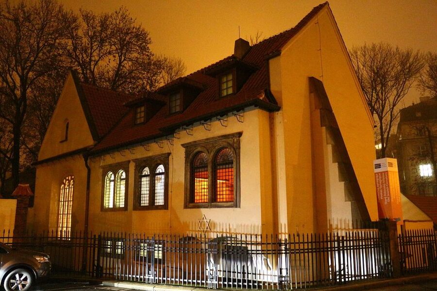 Prague: Old, New, and Jewish Towns Guided Walking Tour - Following the route from famous monuments to quieter lanes