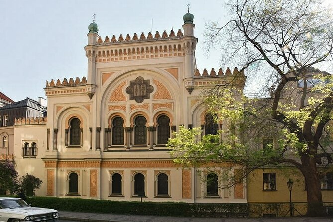 Prague Old Town and Jewish Quarter 90 minutes Guided Tour - Seeing Prague’s Jewish Quarter from the street