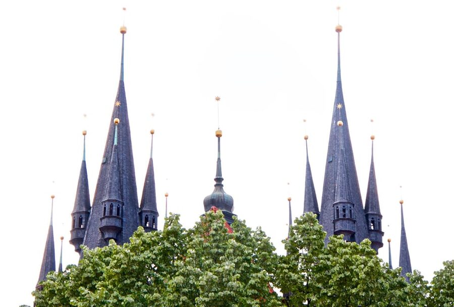 Prague: Old Town and Jewish Quarter Guided Walking Tour - Key points at a glance