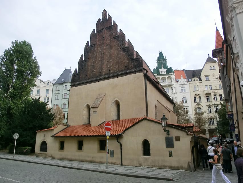 Prague: Old Town and Jewish Quarter Guided Walking Tour - The Astronomical Clock stop
