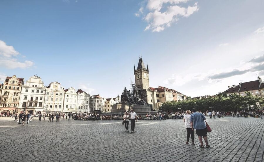 Prague: Old Town and Jewish Quarter Guided Walking Tour - Who should book this walking tour?