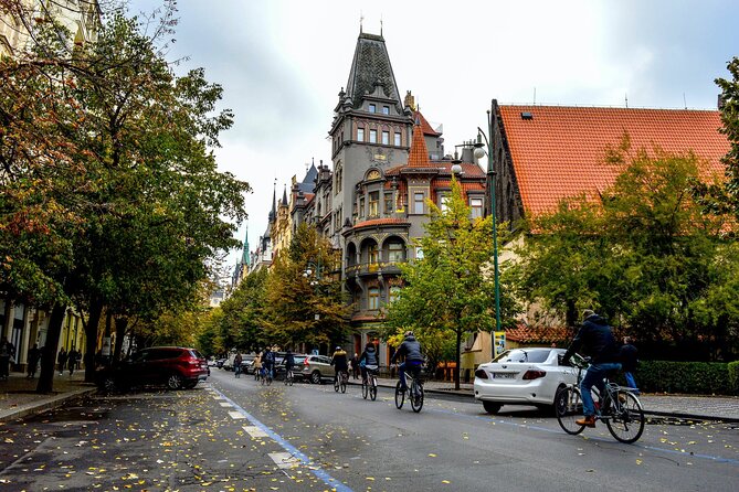 Prague: Old Town and Jewish Quarter Small-Group Tour - Ending beside the Rudolfinum