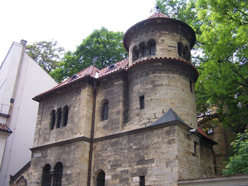 Prague: Old Town, Jewish Quarter & Astro Clock Walking Tour - Key points at a glance