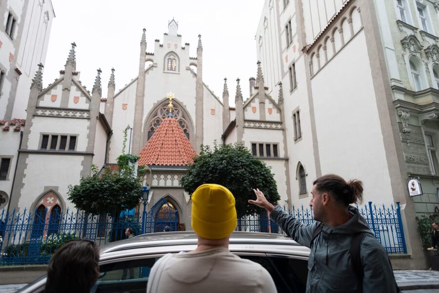 Prague: Old Town, Jewish Quarter & Astro Clock Walking Tour - Josefov and Prague’s Jewish Quarter