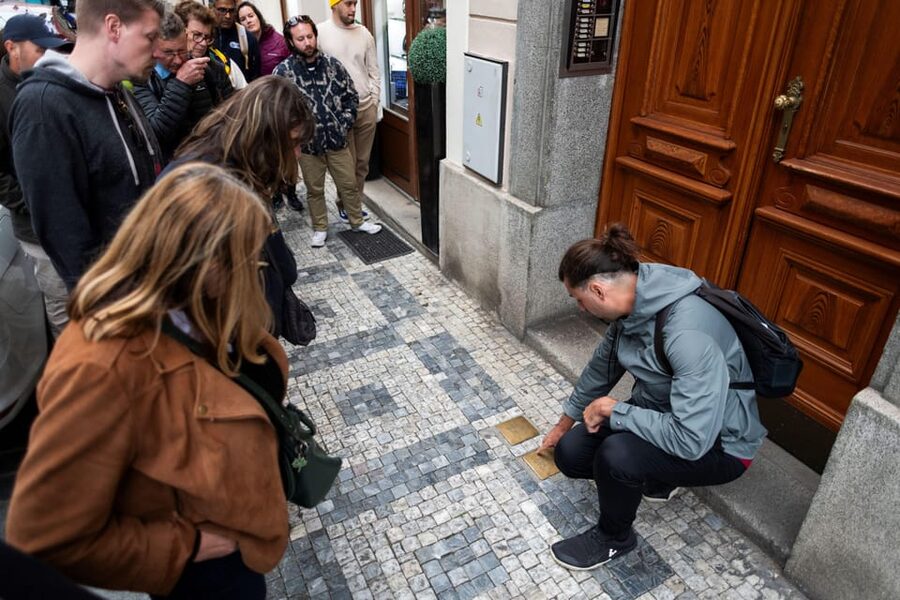 Prague: Old Town, Jewish Quarter & Astro Clock Walking Tour - Finishing at Charles Bridge
