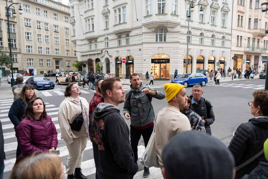 Prague: Old Town, Jewish Quarter & Astro Clock Walking Tour - Who will get the most from this walk?