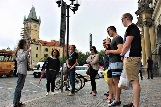 Prague Old Town, Medieval Underground and Dungeon Historical Tour - Why the guide can make or break the experience