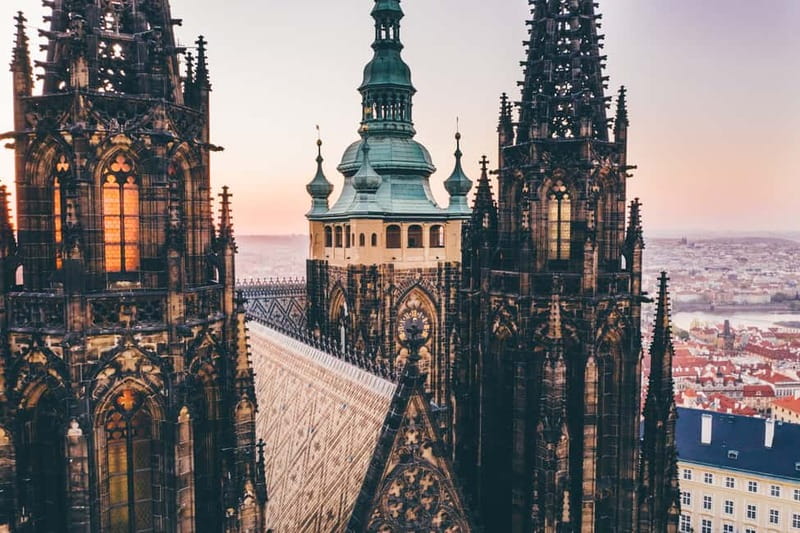 Prague: Old Town, Prague Castle & River Cruise Day Tour - The unescorted lunch and refreshment break