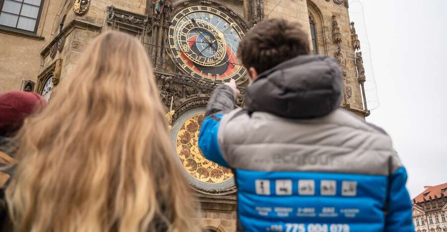 Prague: Old Town Private Walking Tour with Hotel Pickup - What the guide adds to the walk