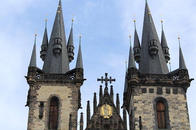 Prague Old Town tour and external Jewish Quarter - Celetna Street and Prague’s medieval passage