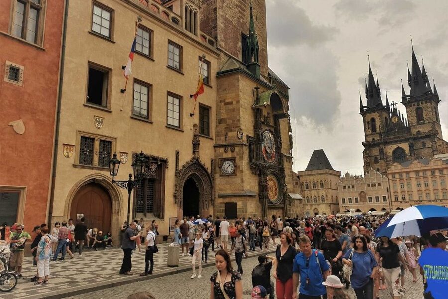 Prague: Old Town Tour & National Museum Skip-the-Line Ticket - Who will enjoy this experience most?
