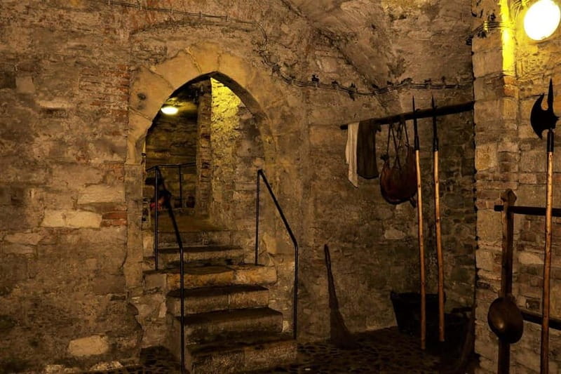 Prague Old Town, Underground and House of Alchemy Tour - Why Prague’s underground is the real star