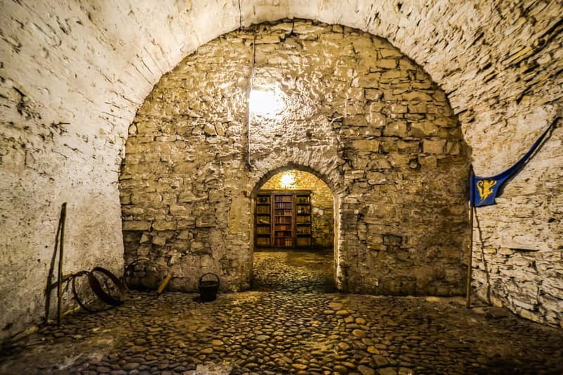 Prague: Oldtown, Medieval Underground & Dungeon History Tour - Key points to know before you book