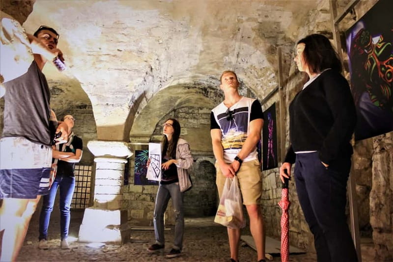 Prague: Oldtown, Medieval Underground & Dungeon History Tour - Practical meeting advice for Male Namesti Square