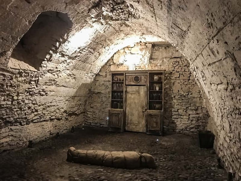 Prague: Oldtown, Medieval Underground & Dungeon History Tour - Romanesque and Gothic rooms two floors below