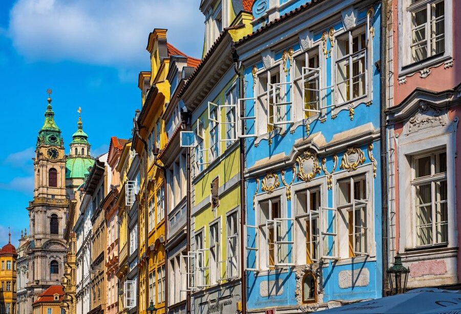 Prague: One Prague Tour with Local Food & Beer - Guides who keep the history moving