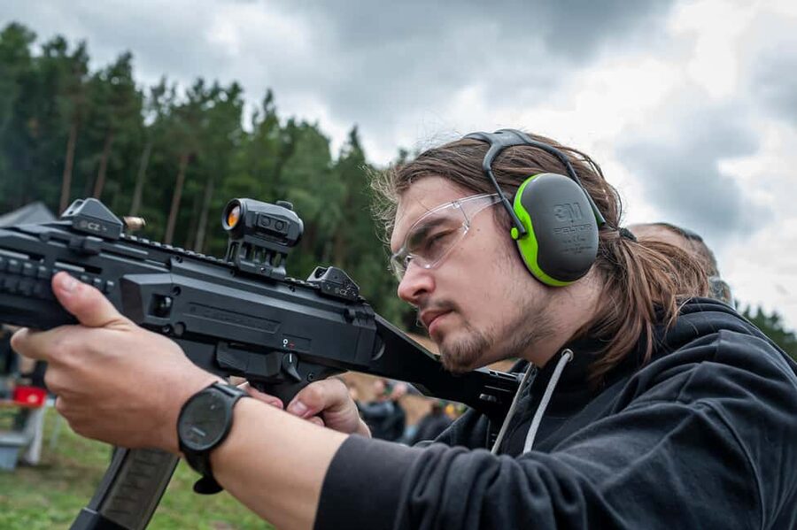 Prague: Outdoor Shooting Experience with up to 10 Guns - Timing, comfort, and the small practical details