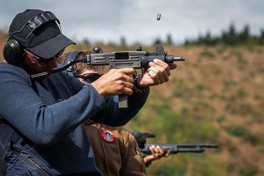 Prague: Outdoor Shooting Experience with up to 10 Guns - Choosing between pistols, machine guns, and assault rifles