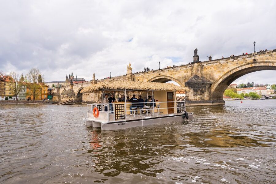 Prague: Party Tiki Boat Sightseeing Cruise with Drinks - How the group size affects value