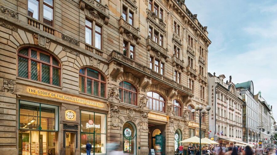 Prague: Pilsner Urquell Experience & Beer Tasting - Following the 1842 story through sound and screens