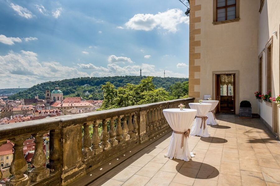 Prague: Prague Castle and Lobkowicz Palace Entry Tickets - St. Vitus Cathedral deserves your full attention