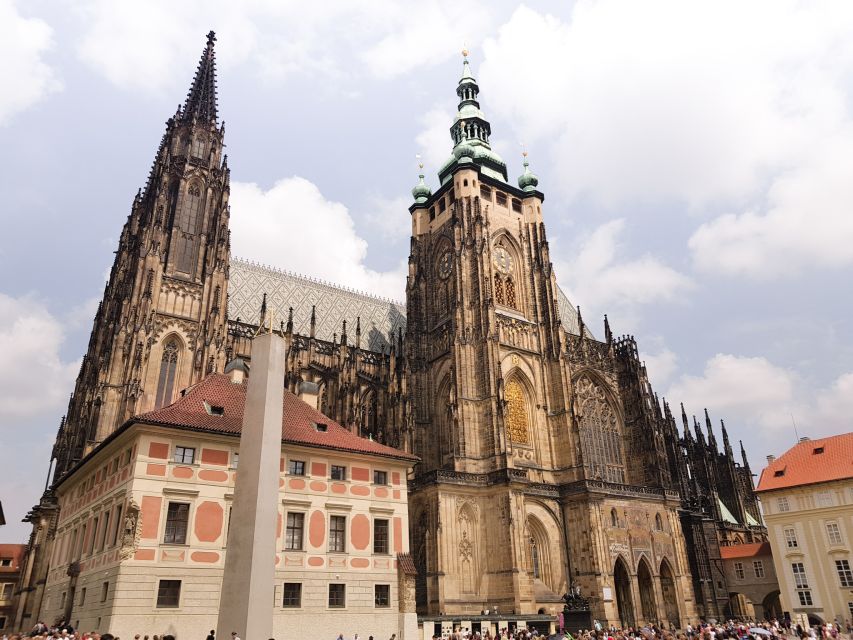 Prague: Prague Castle Complex Smartphone Audio Guide - The Old Royal Palace and Vladislav Hall